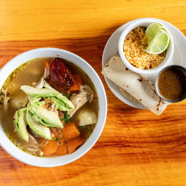 Caldo tlalpeÑo LG.