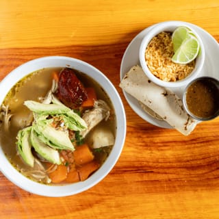 CALDO TLALPEÑO LG